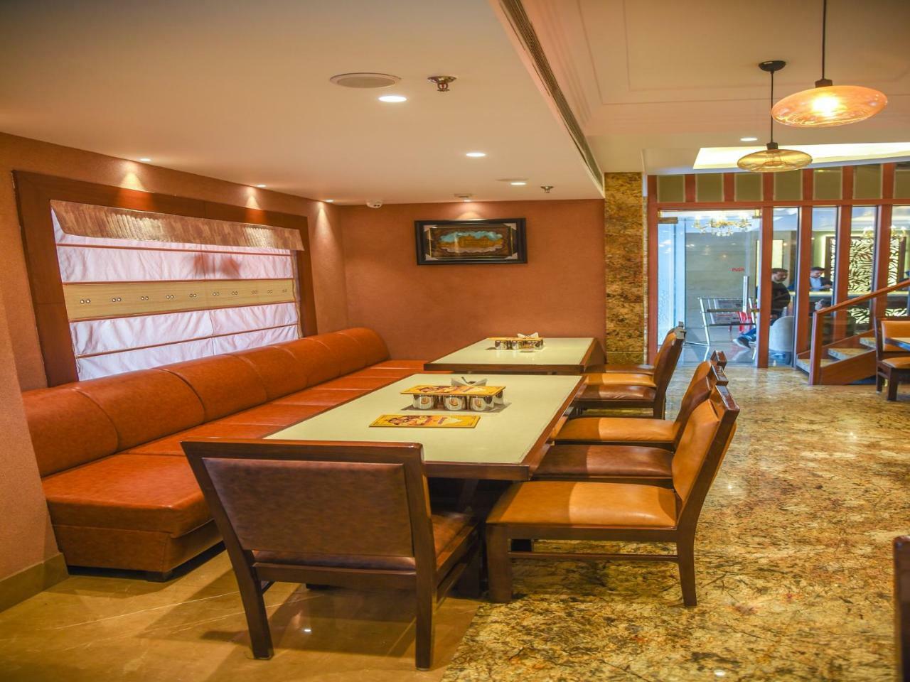 Bharawan Clarks Inn Express Amritsar Exterior photo